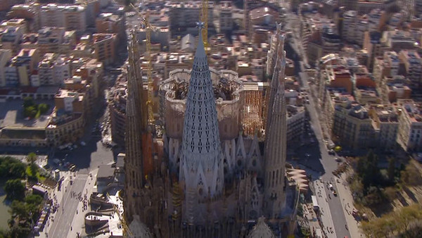 La Basilique de Barcelone  ...  sera achevée en 2026  !