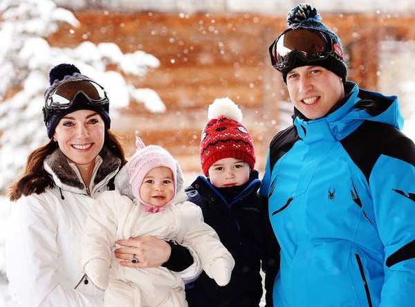 Kate et William avec leurs enfants  ...  au ski  !
