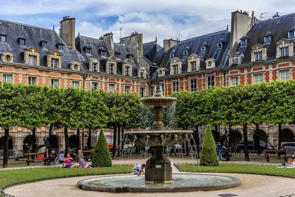 Le Marais  ...  quartier le plus historique de Paris !