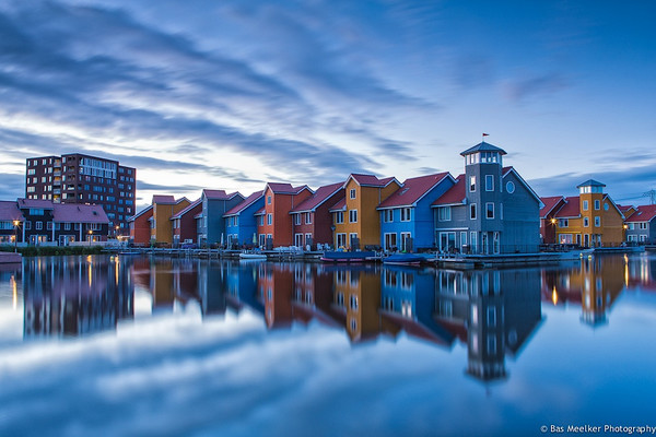 Maisons colorées aux Pays-Bas   ...
