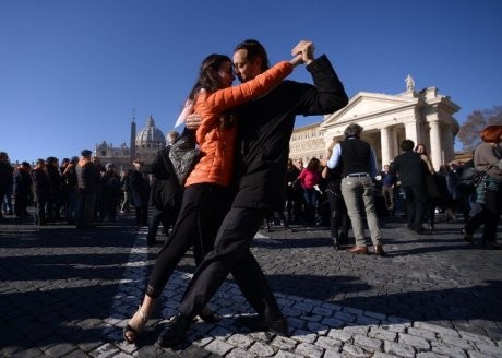 Tango géant à Rome pour l'anniversaire du pape  !