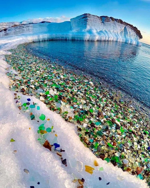 Russie : La plage de verre de Ussuri Bay ...