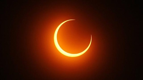  Eclipse solaire du 20 mars  ...  Où et quand l'observer !