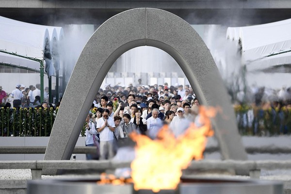 JAPON : commémoration bombardement Hiroshima ...