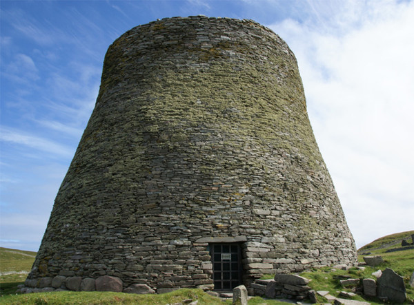 Intérieur du Broch sur l’île de Mousa, Shetland, Écosse !