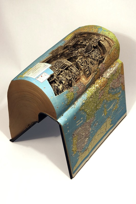 Superbes sculptures sur livres (1) ...  de Brian Dettmer !