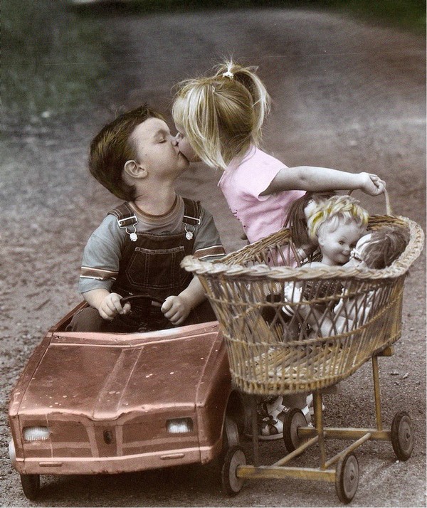 Adorables "petits amoureux"  ...  en herbe !