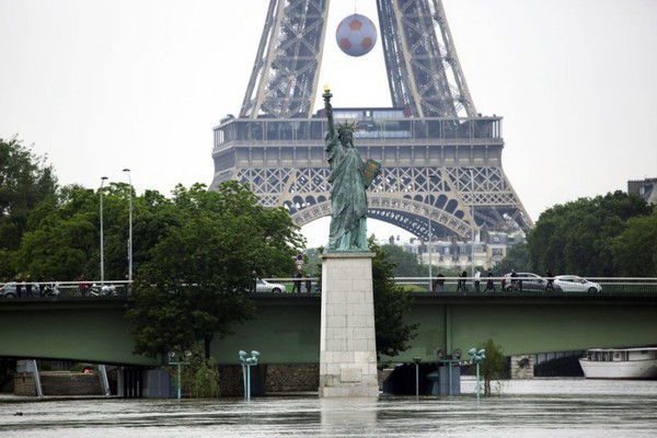 Inondations en France : la Seine en légère décrue !