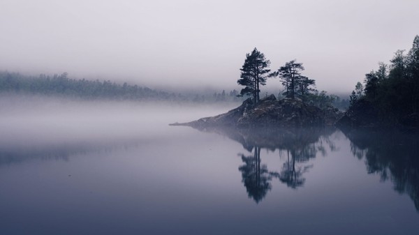 Lac Innerdalsvatna, près d’Ålvundeidet, en Norvège ...
