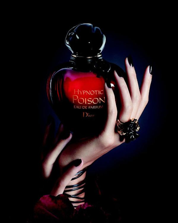 Eau de Parfum de Christian Dior   ...   Hypnotic Poison  !