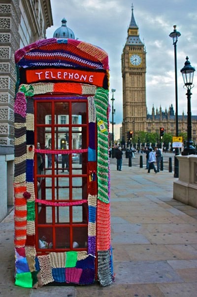 "Yarn bombing" ... art urbain éphémère en tricot !