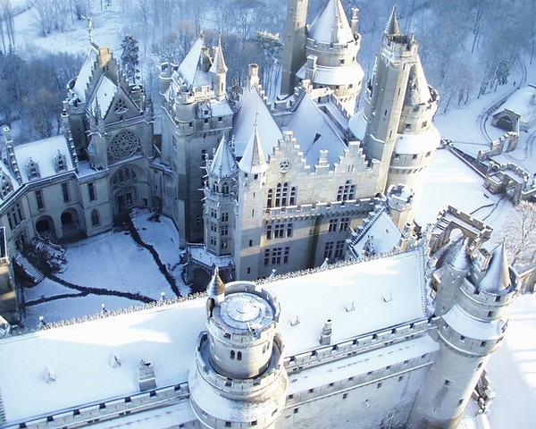 Le Château de Pierrefonds, dans l’Oise  ...