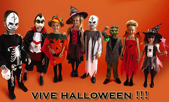 Enfants en costumes d'Halloween   ...