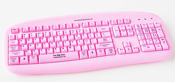 Après le téléphone rose ... voici le clavier rose  !!! 