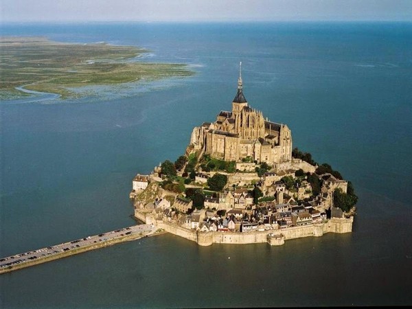 Le Mont Saint Michel     ...  d'hier et d'aujourd'hui  !