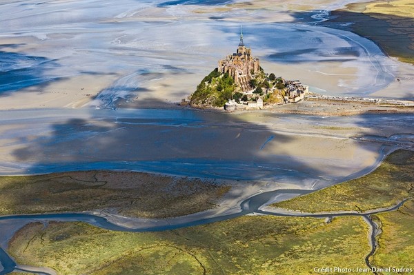 Le Mont-Saint-Michel    ...    un joyau unique au monde !