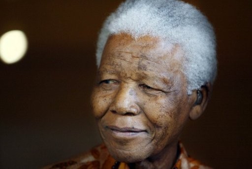 Nelson Mandela de nouveau hospitalisé ... 