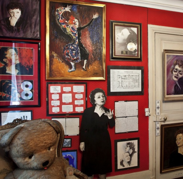 Souvenirs d’E. Piaf dans un musée de Ménilmontant !
