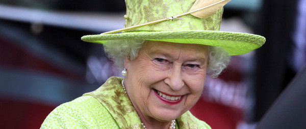 La reine d’Angleterre n’a pas de passeport !