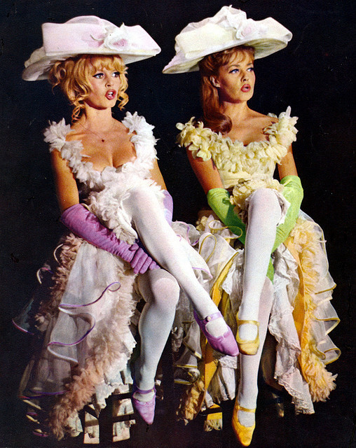 Jeanne Moreau et Brigitte Bardot dans "Viva Maria" ... 