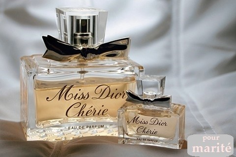 Pour toi mon amie Marité   ...  qui aimes le parfum !