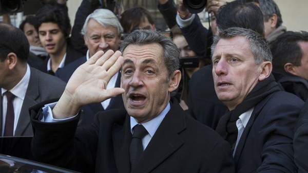 Nicolas Sarkozy   ...  élu Président de l'U.M.P.  !