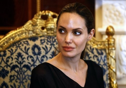 Angélina Jolie  a subi  ...  une double mastectomie  ! 