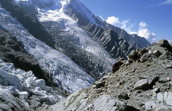 Mont-Blanc  ...  trésor trouvé au glacier des "bossons" 