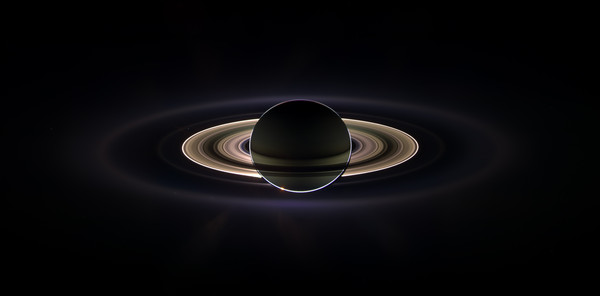 Saturne   ...  comme vous ne l'avez jamais vue !