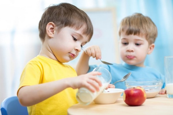 Enfants pauvres : petits-déjeuners gratuits à l'école !