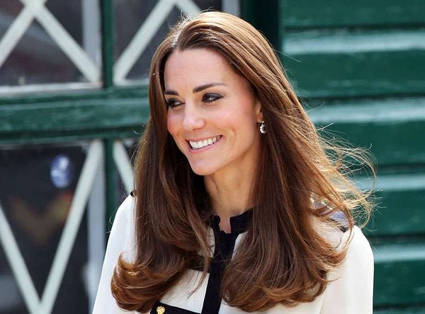 Kate Middleton   ...  attendrait des jumelles en Avril !