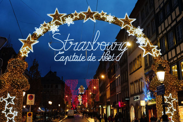 STRASBOURG  : le plus beau village de Noël de France !