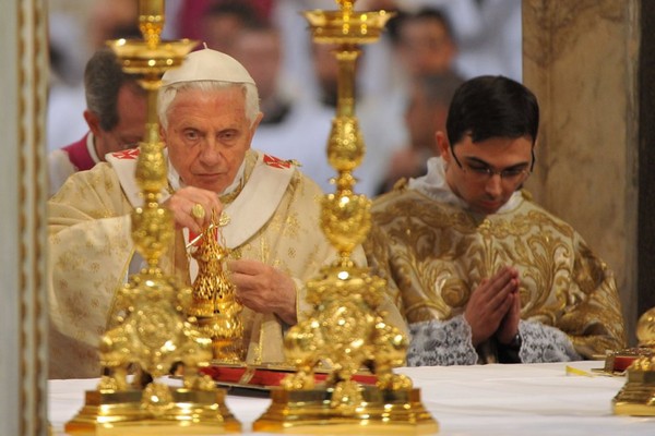 Le Pape Benoît XVI inquiet ... Ce Vendredi Saint !