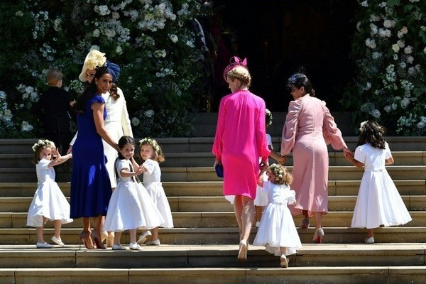 Arrivée de Kate et des enfants dont George et Charlotte ...