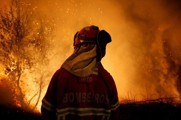 Incendies au Portugal et en Epagne : bilan 45 morts ...