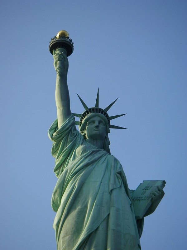 Statue de la Liberté  ...  "la liberté éclairant le monde" !