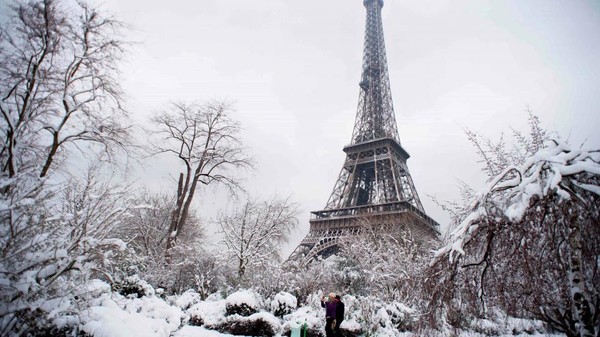 Nouvelles chutes de neige à Paris   ...