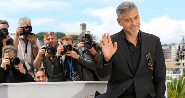 George Clooney remercie ses 14 meilleurs amis ...