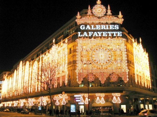 Vitrines de Noël   ...  Galeries Lafayette  à Paris !