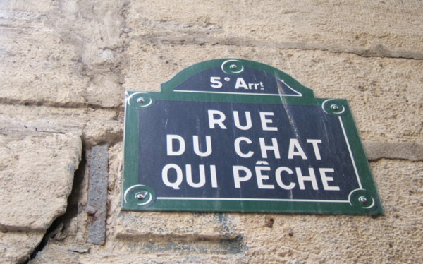 L’étonnante légende de la rue du Chat-Qui-Pêche ...