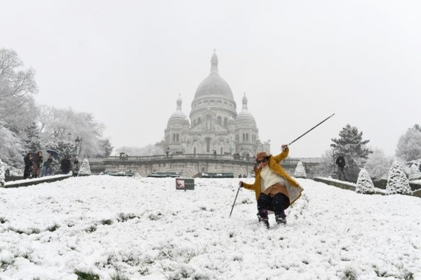 La colline de Montmartre    ...   sous la neige !