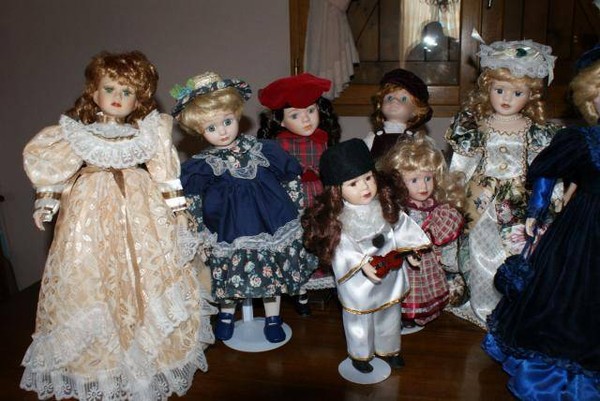 pour celles qui aiment ... les poupées de Porcelaine !