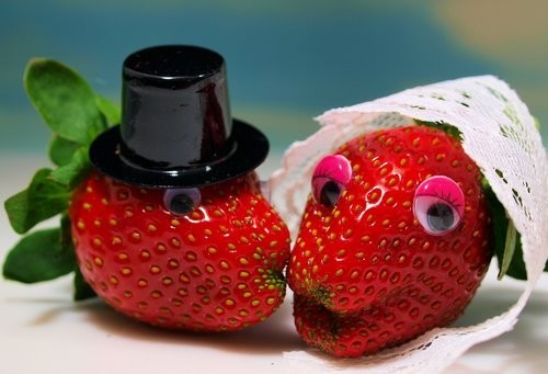 Délicieuses fraises de plougastel   ...   à déguster !