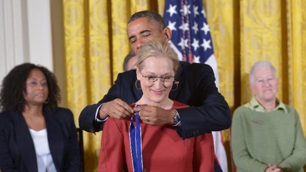 Barack Obama décore Meryl Streep : "Je l'aime" !