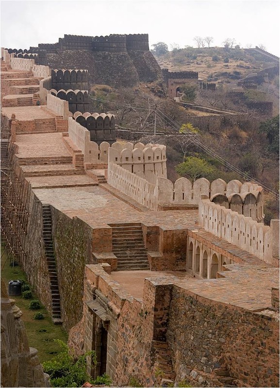 Kumbhalgarh   ...    La grande muraille d’Inde  !
