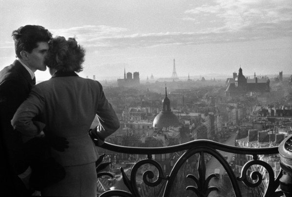 Plongée dans le Paris de Willy Ronis : l’expo à voir !