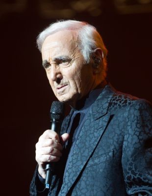 Charles  Aznavour hospitalisé   ...   concert annulé !
