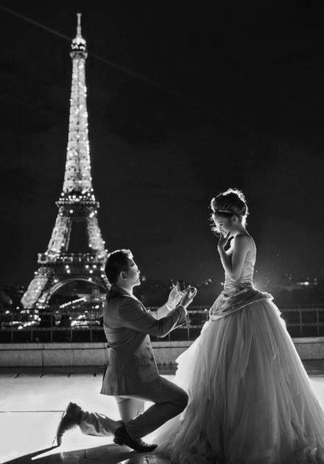 Romantiques   ...    à la Tour Eiffel   !