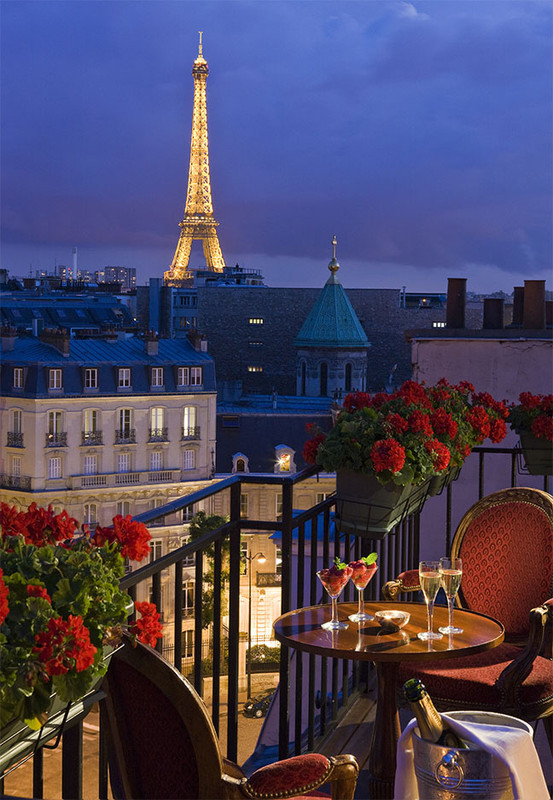 Dîner romantique à Paris   ...