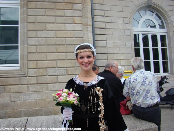 Marion Le Bihan  ...  reine de Cornouaille 2013  !